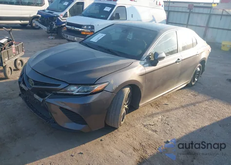 2018 Toyota Camry Se z USA, uszkodzony, nr VIN 4T1B11HK0JU041350
